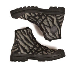 Pataugas AUTHENTIQUE M/TZ F4H KAKI 11 Pataugas AUTHENTIQUE M/TZ F4H KAKI -Pataugas 628185 554 OG M TZ F4H KAKI 5WEB